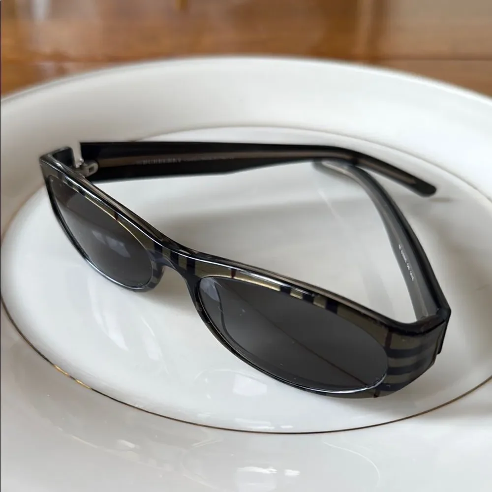 Burberry  frames